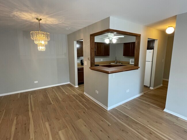 Building Photo - 1002 Castilian Ct