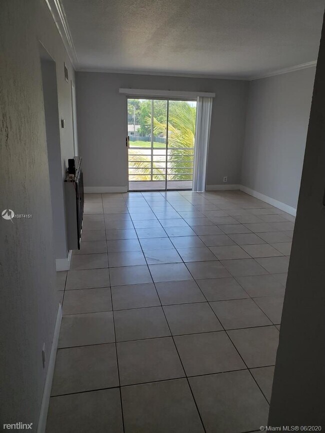 Foto del edificio - 2 br, 2 bath  - 2775 Taft St Apt 312