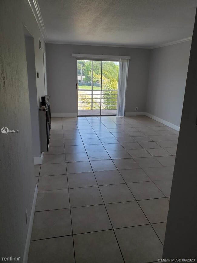 Building Photo - 2 br, 2 bath  - 2775 Taft St Apt 312