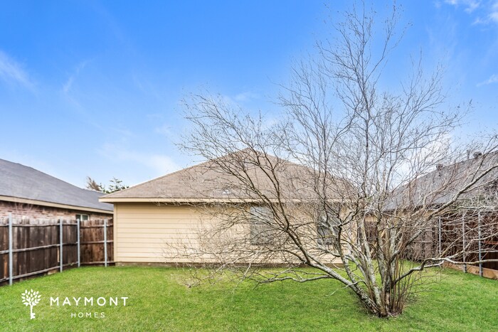 Building Photo - 3905 Saddleback Dr