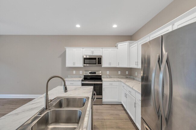 Foto del edificio - 3 BR close to Stone Bay!