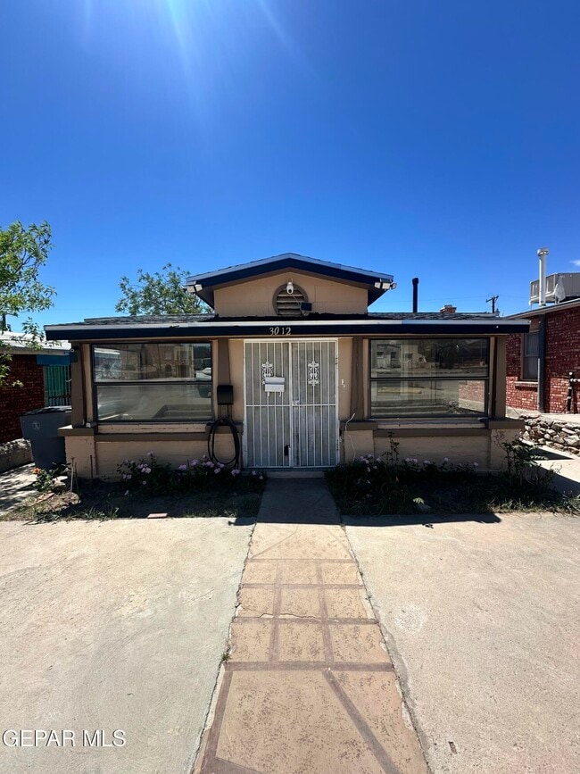 Building Photo - 3012 Altura Ave