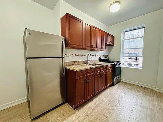 Foto del edificio - 0 bedroom in BRONX NY 10452