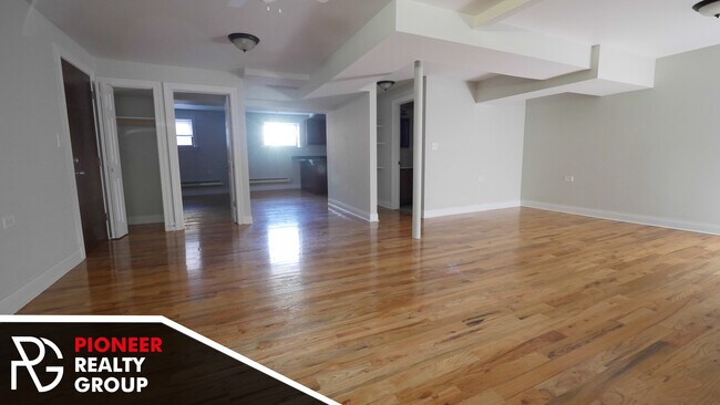 Foto del edificio - 1115 W Oakdale Ave
