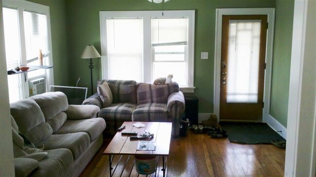 Building Photo - 4 br, 2 bath House - 1019 Frederick Ave NW