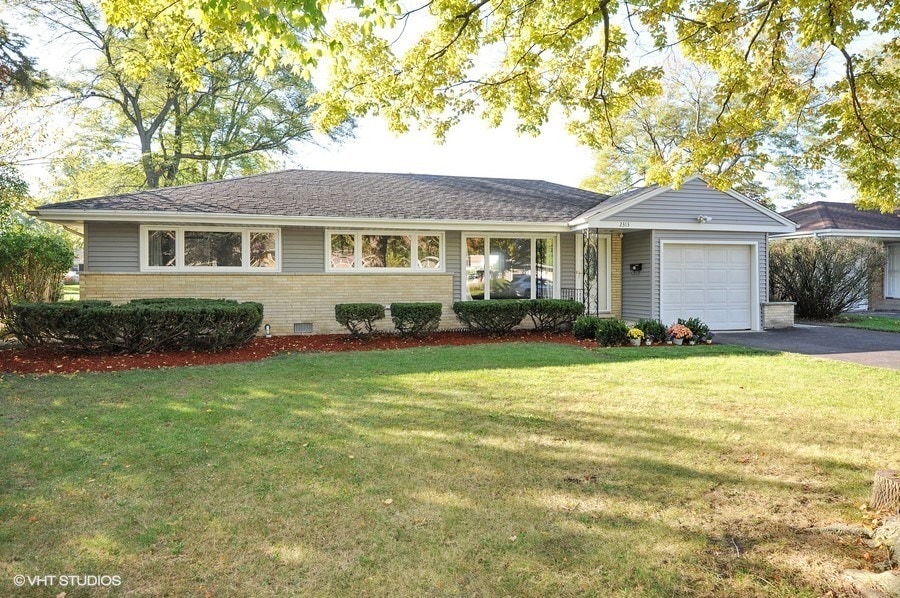 Primary Photo - 2313 Robincrest Ln