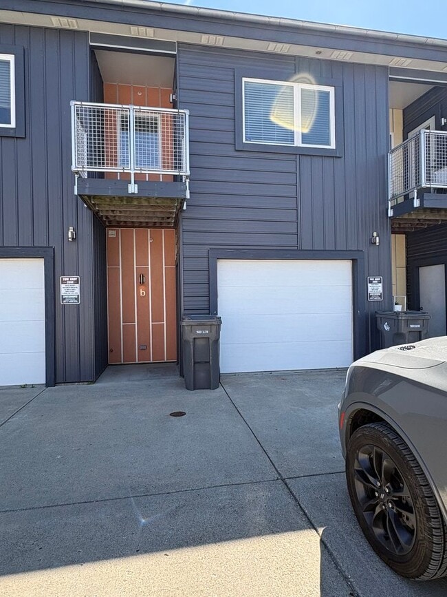 Photo - Beautiful 1 bedroom Modern Townhome