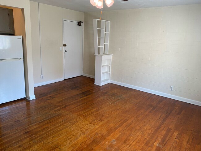 Foto del edificio - 5015 Madison Rd