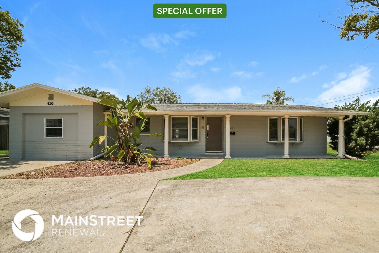 Foto principal - 4501 36th Ave N