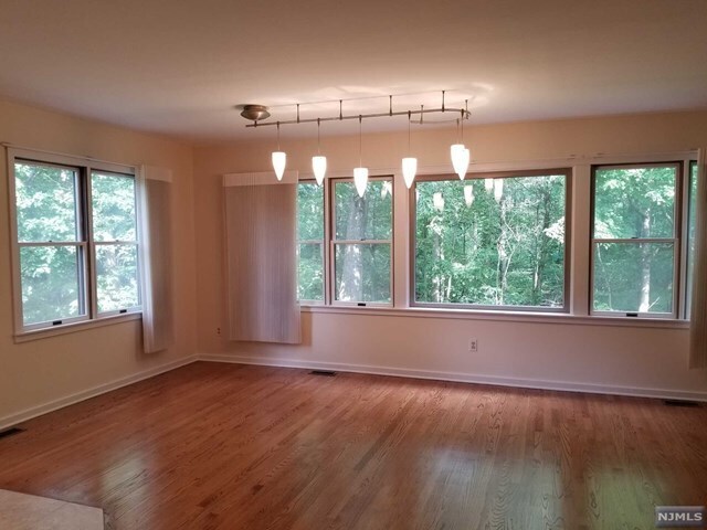 Building Photo - 24 Rio Vista Dr