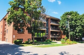 Building Photo - White Oak Apartments