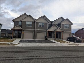 Building Photo - 268 Andesite Ave