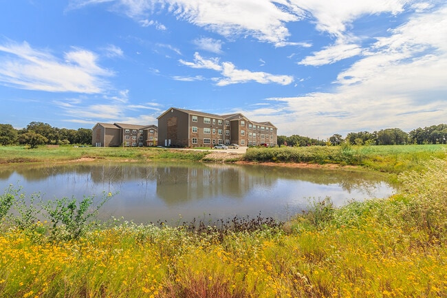 Building Photo - Hunter's Chase Senior Apartments