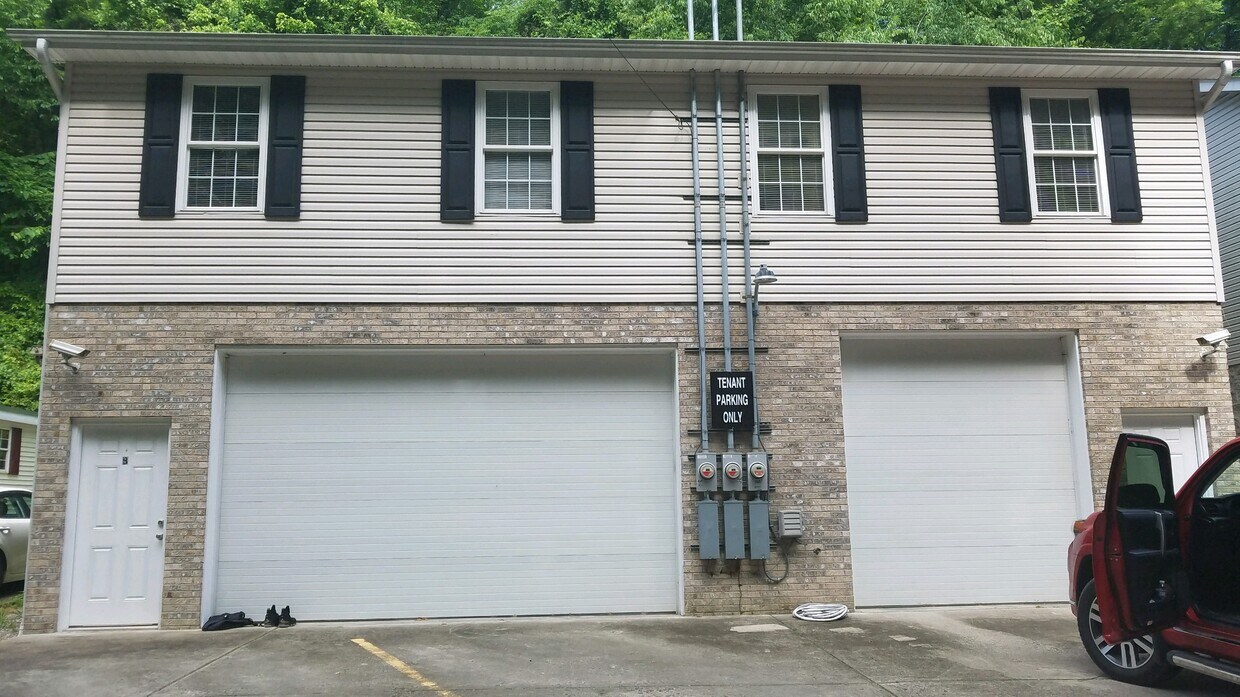 1990 Oakhurst Dr Unit A, Charleston, WV 25309 Apartments in