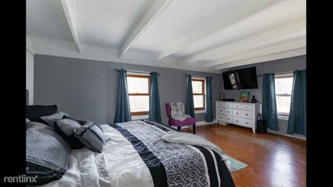Building Photo - 3 br, 2 bath House - 106 Hull Rd