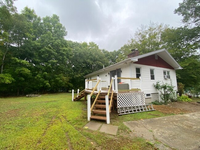 Building Photo - 748 Togus Rd