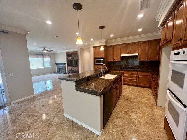 Building Photo - 12395 Royal Oaks Dr