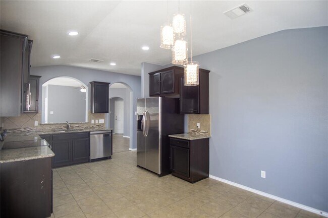 Building Photo - 125 Langtry Ln