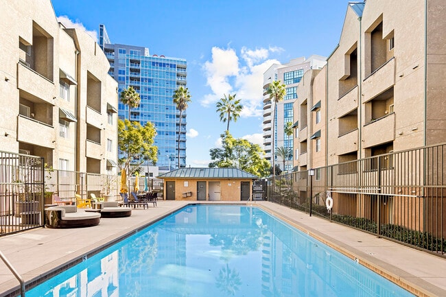 Building Photo - Costa Verde Village