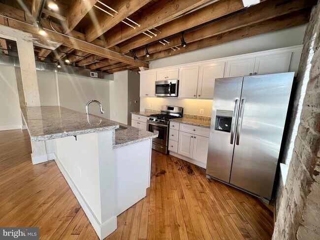 Building Photo - 401 Princess Anne St