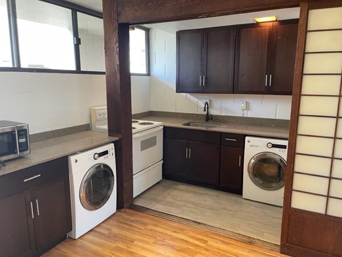 Primary Photo - Move in Ready! Spacious 2/1 in town!