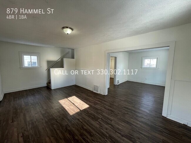 Foto del edificio - Four bedroom one bathroom home for rent