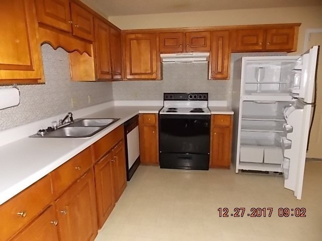 Building Photo - Home For Rent