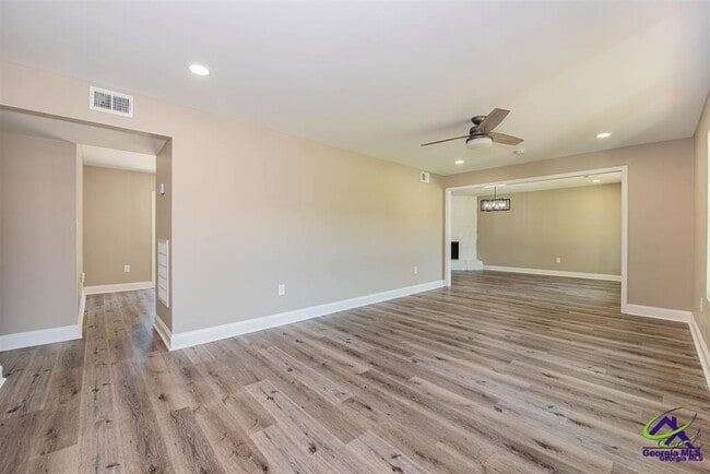 Foto del edificio - 401 Feagin Mill Rd