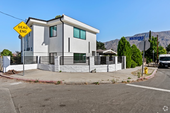 Building Photo - 10943 Christine Way