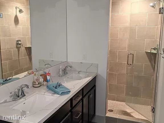 Foto del edificio - 2 br, 2 bath Townhome - 110 Bell St