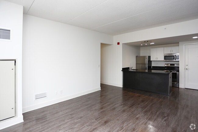 1HAB, 1BA - 600 ft² - St. Regis House Apartments