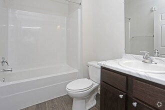 2BR, 2BA - 953 SF - Centerton Landing