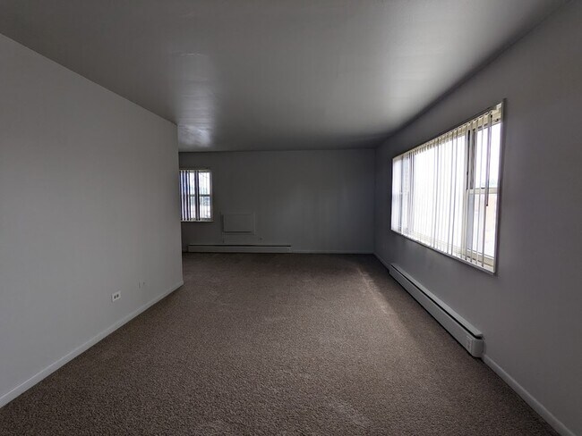 Building Photo - 482 Madison Ave