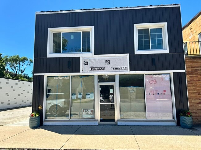 Building Photo - 780 Columbia Ave