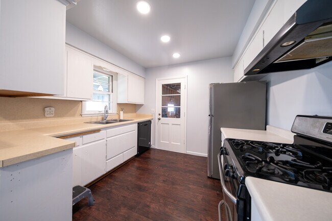 Foto del edificio - 445 Walnut Ln