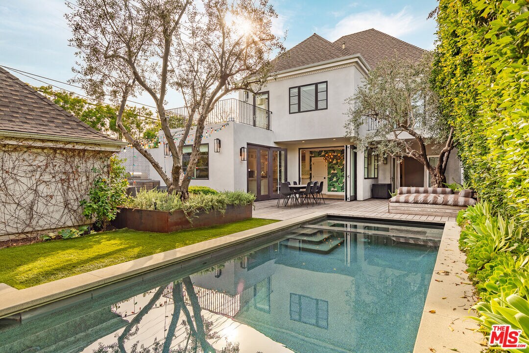 Primary Photo - 100 N La Jolla Ave
