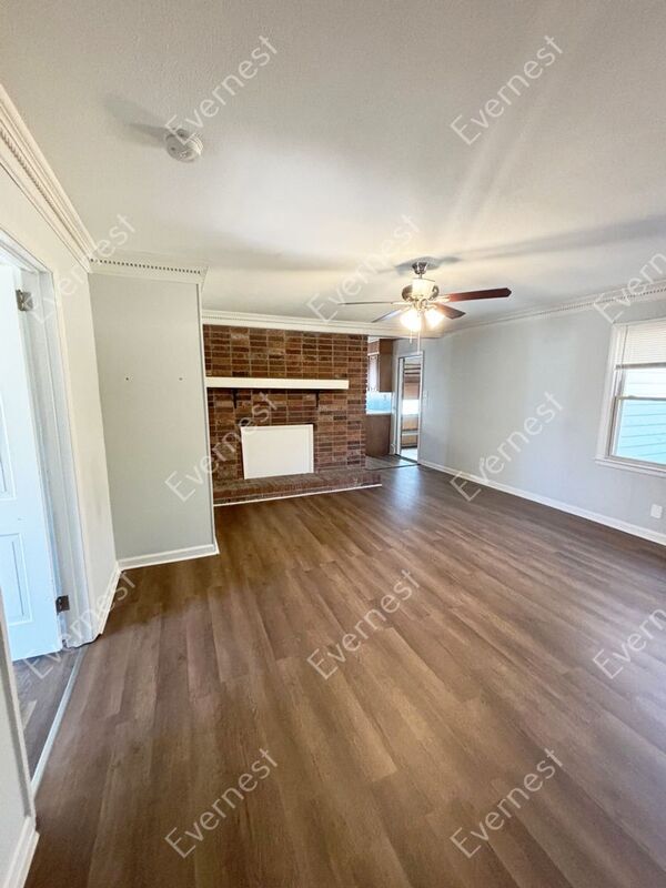Building Photo - 172 Laburn Ave