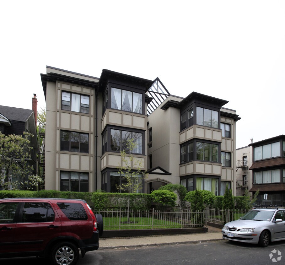 Photo du bâtiment - Oriole Court