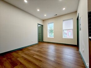 Building Photo - 1001 W 31st St