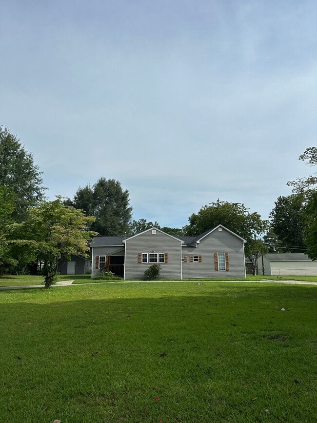 Building Photo - 1008 Speight St
