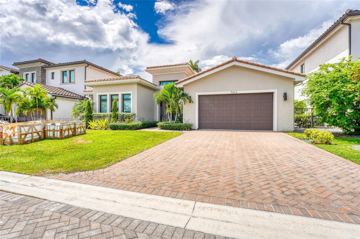 Foto principal - 5663 Brookfield Cir