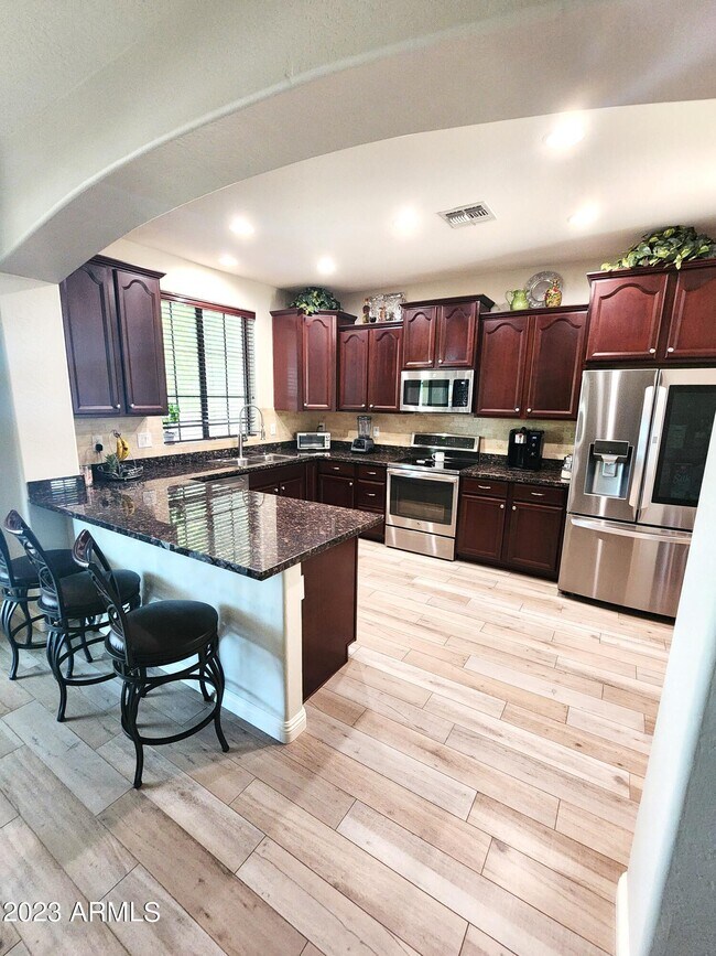 Foto del edificio - 2419 W Sleepy Ranch Rd
