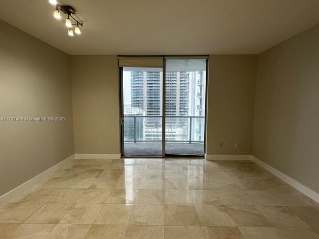 Foto del edificio - 1050 Brickell Ave