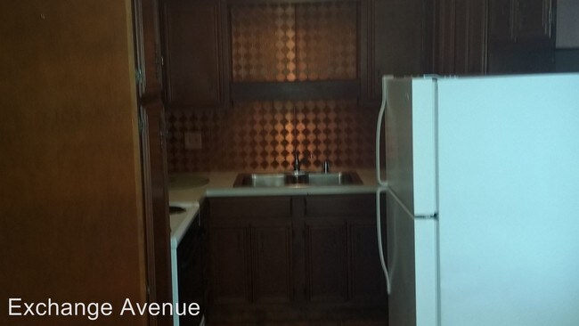 Foto del edificio - 403 Exchange Ave