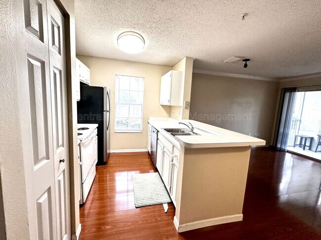 Foto del edificio - 1969 Summer Club Dr