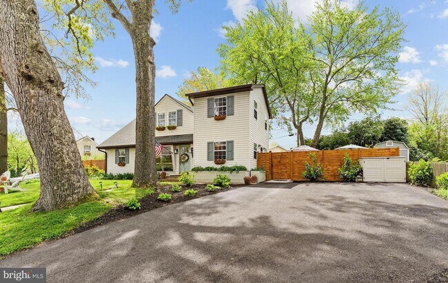 Foto del edificio - 6608 Cornell Dr