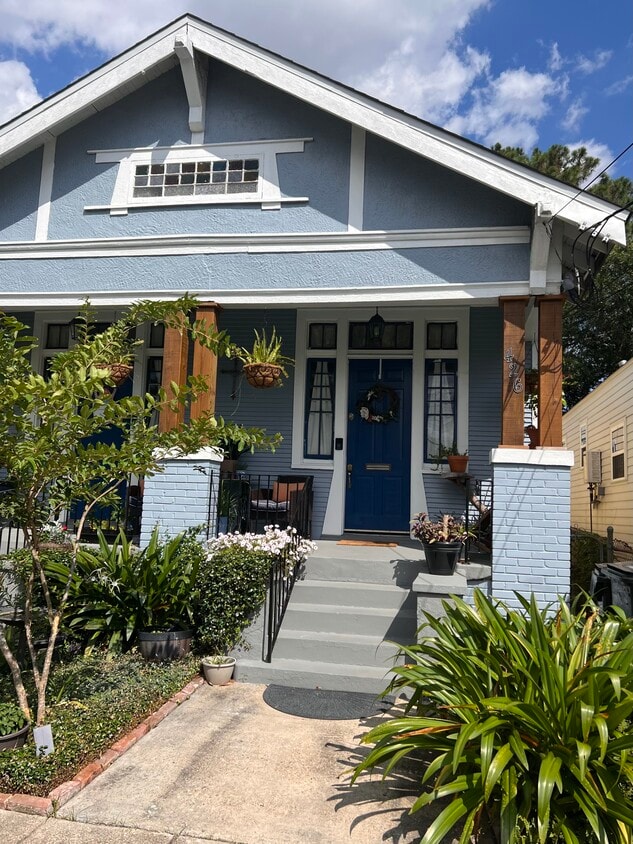 Primary Photo - 426 S Hennessey St