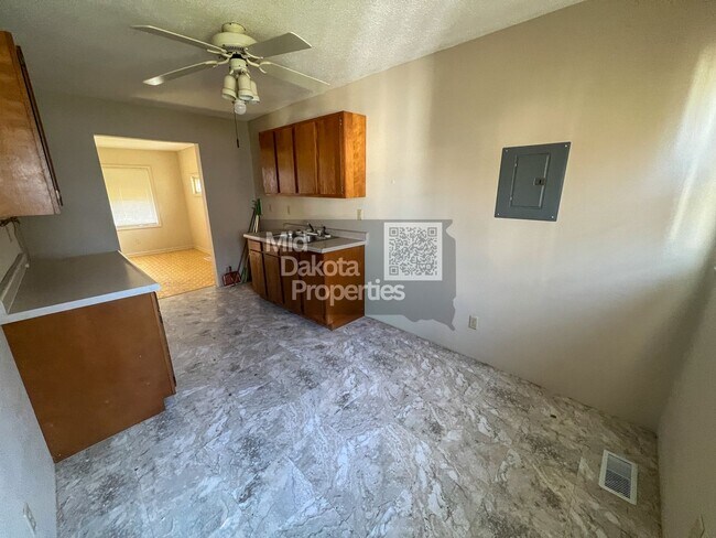 Foto del edificio - 813 N Sanborn-1 bedroom house with large two car garage