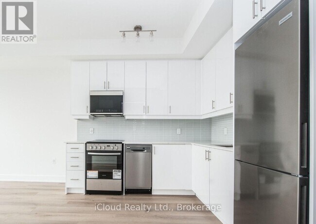 Photo du bâtiment - 2343 Khalsa Gate