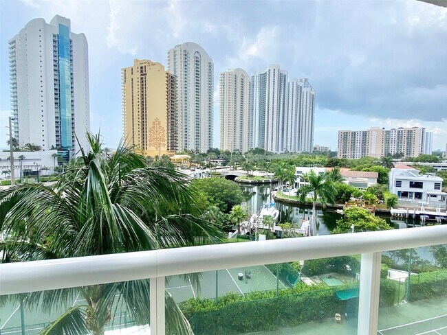 Building Photo - 16400 Collins Ave